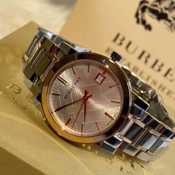 SOLD / Burberry Women Two-Tone Stainless Steel Watch
Swiss Made
Sapphire Crystal - Picture 12 of 12